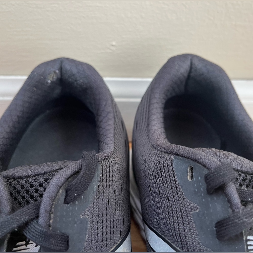 New Balance M680LK6 Black Men’s Athletic Shoes - Picture 9 of 10